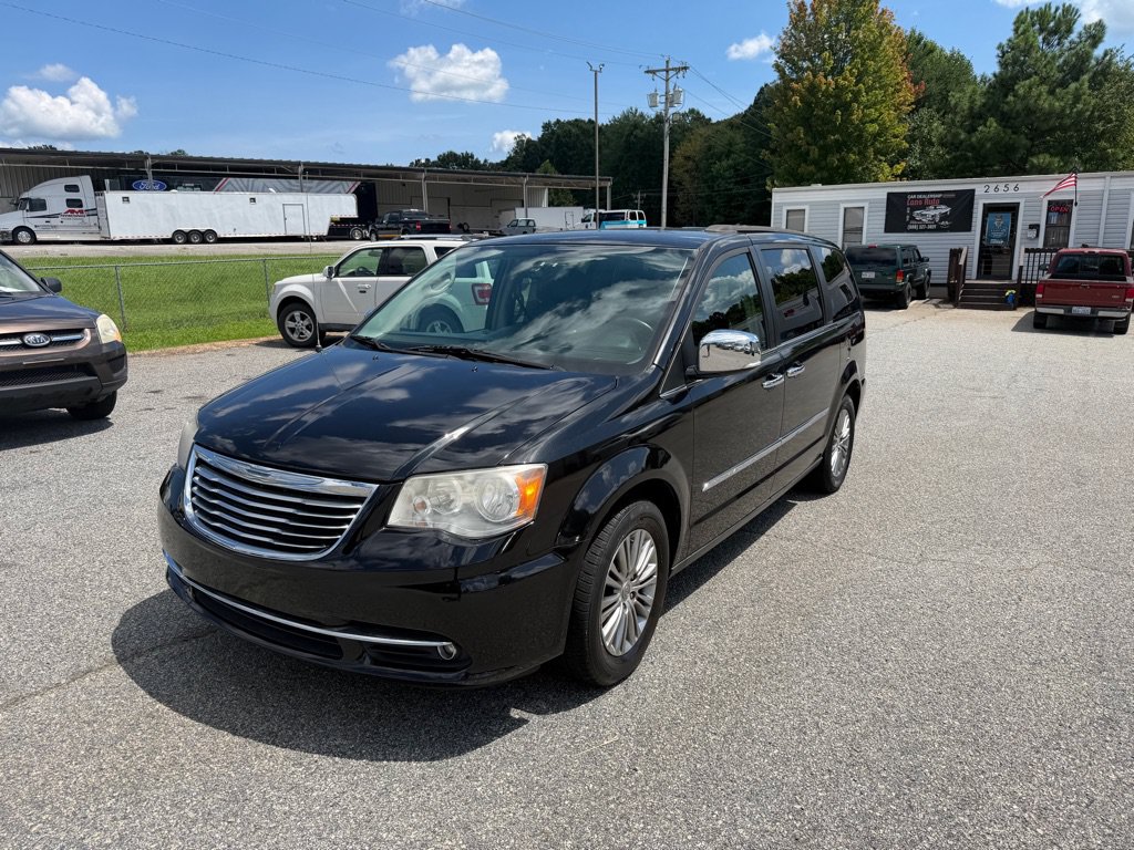 Used 2014 Chrysler Town & Country Touring-L w/ Driver Convenience Group