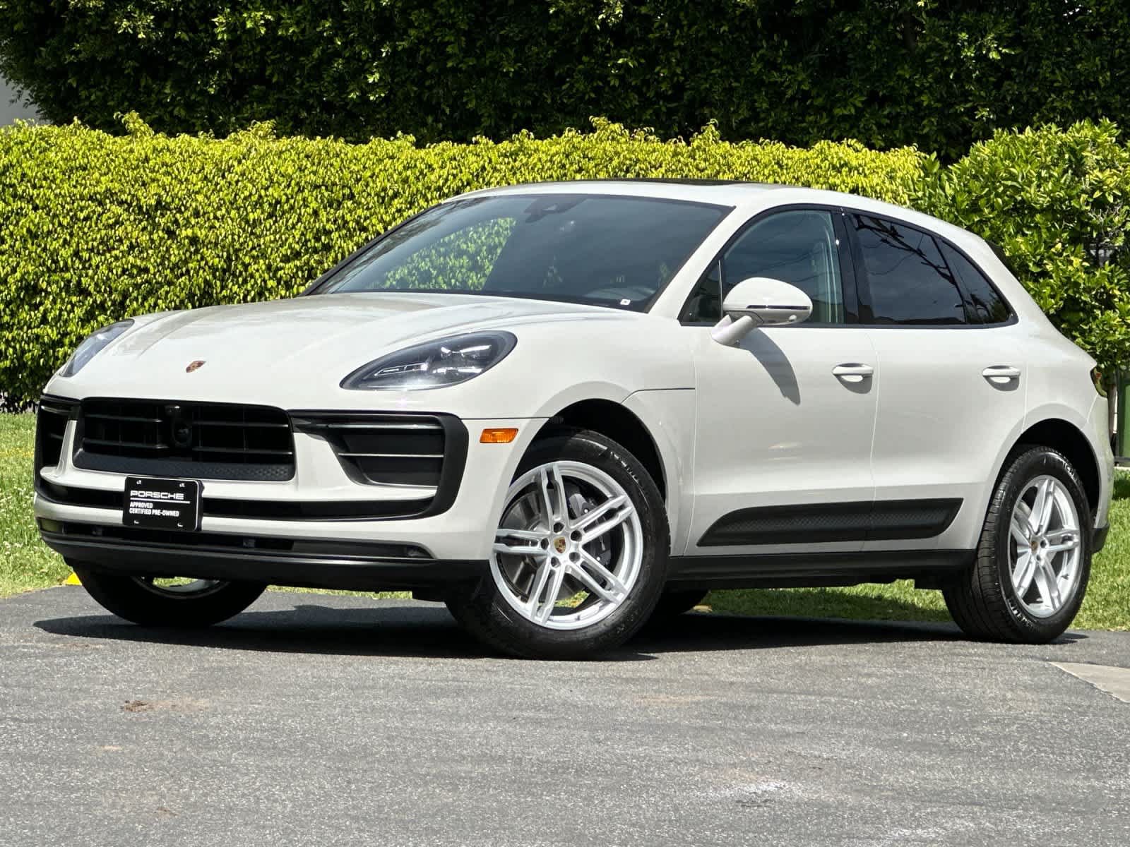 Certified 2025 Porsche Macan AWD/4WD video 1