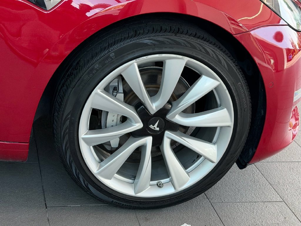Used 2018 Tesla Model 3 Long Range RWD image 9