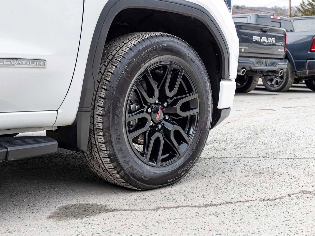 Used 2025 GMC Sierra 1500 Elevation w/ Elevation Premium Package image 9