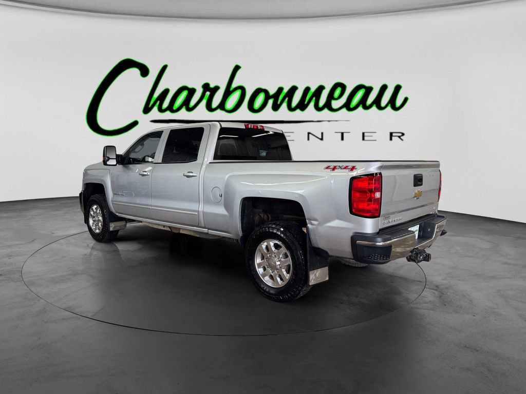 Used 2015 Chevrolet Silverado 2500 LT w/ LT Convenience Package image 3