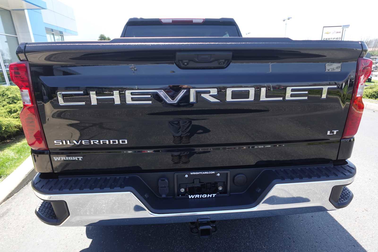 Used 2022 Chevrolet Silverado 1500 LT AWD/4WD image 5