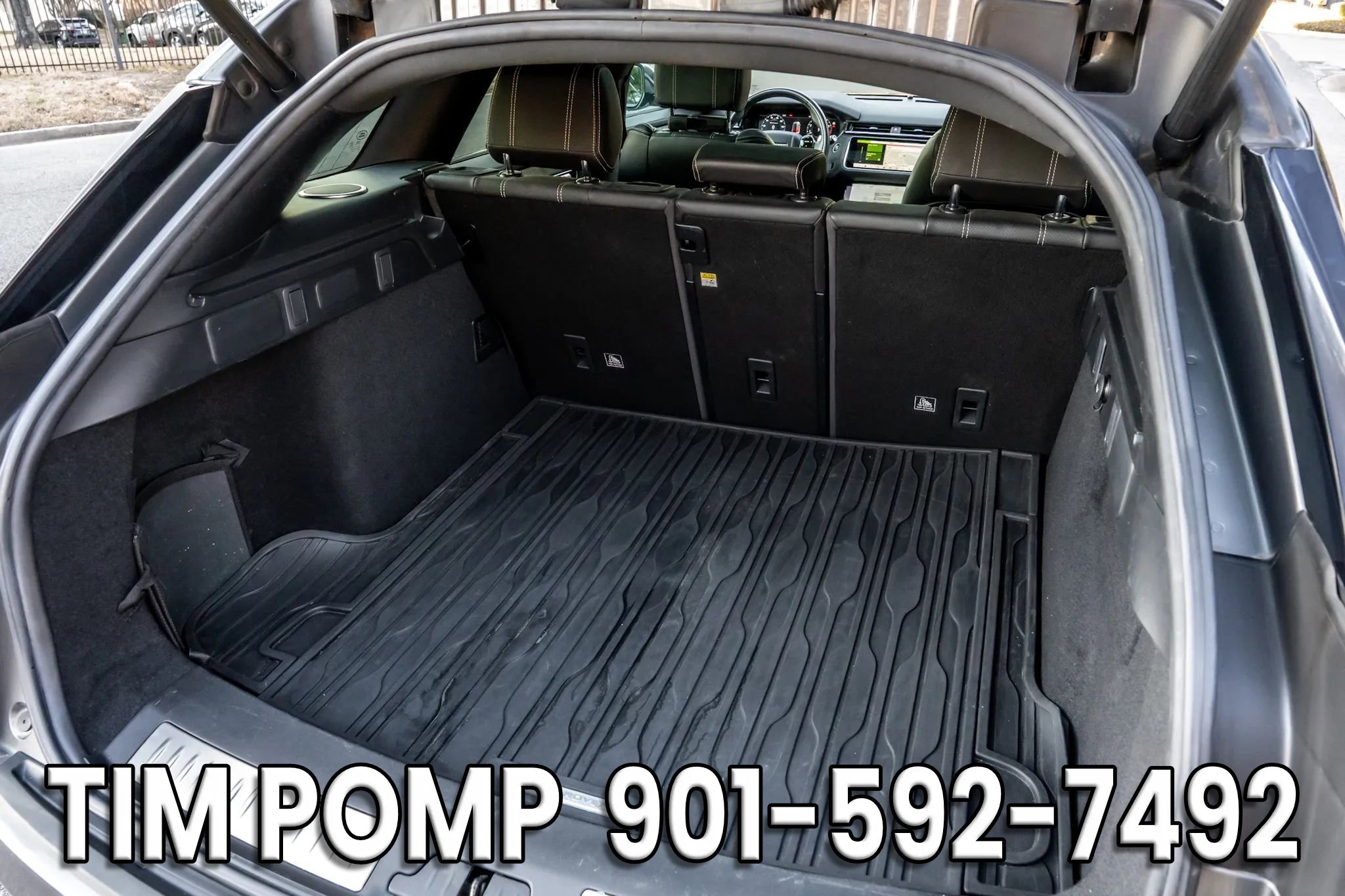 Used 2019 Land Rover Range Rover Velar R-Dynamic SE image 15