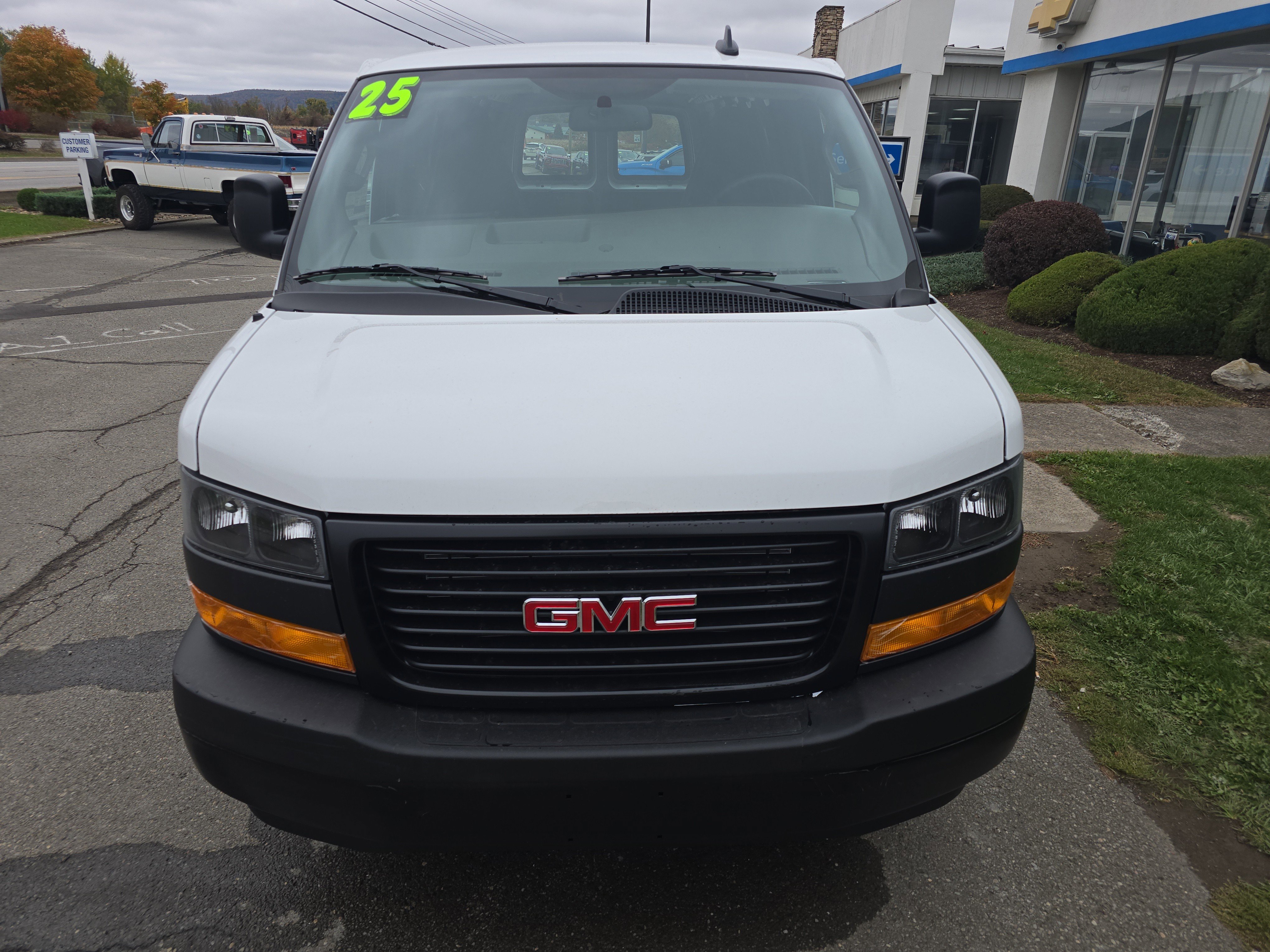 New 2025 GMC Savana 3500 Extended w/ Driver Convenience Package image 10