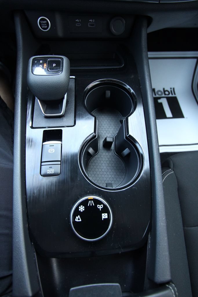 Used 2023 Nissan Rogue S AWD/4WD image 25