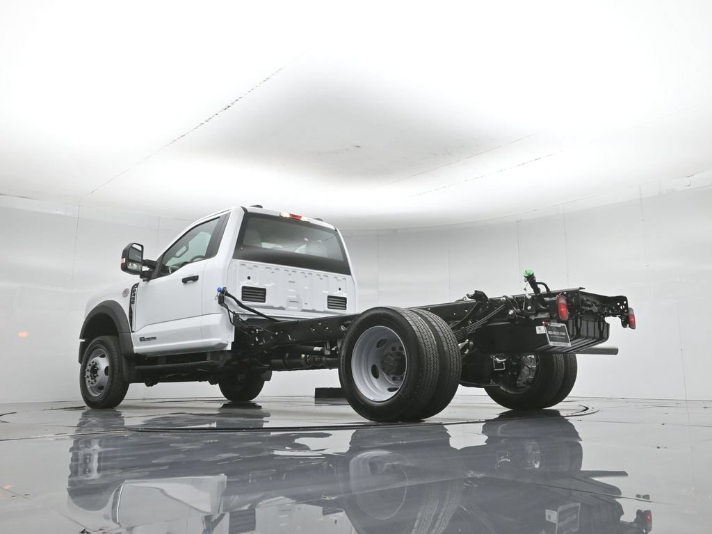 New 2026 Ford F450 XL w/ XL Chrome Package RWD image 3