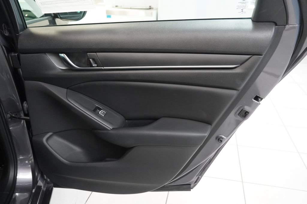 Used 2018 Honda Accord Sport image 29