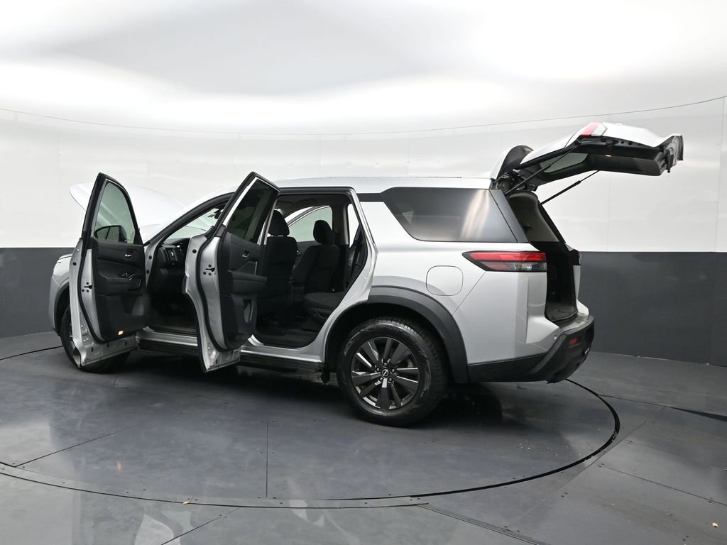 Used 2022 Nissan Pathfinder S FWD image 31