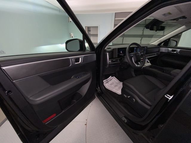 Used 2025 Hyundai Santa Fe SEL FWD image 11