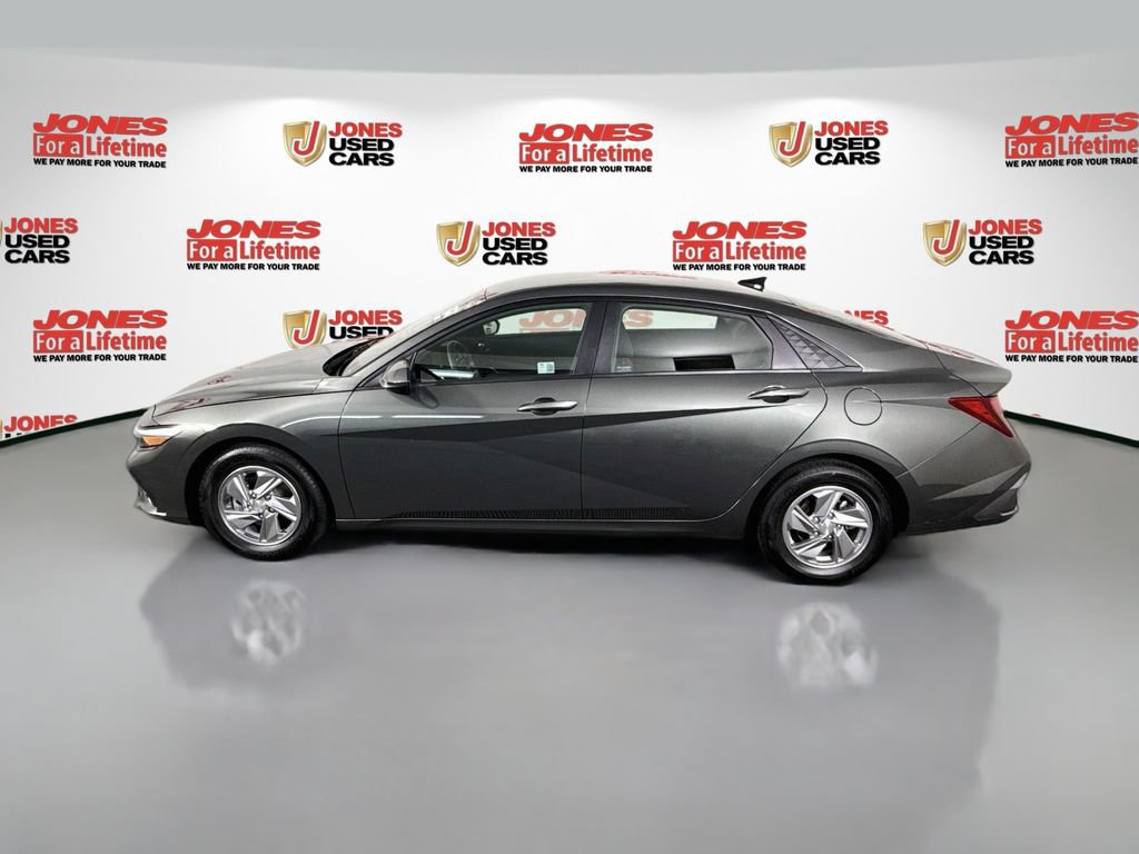 Certified 2024 Hyundai Elantra SE FWD image 13