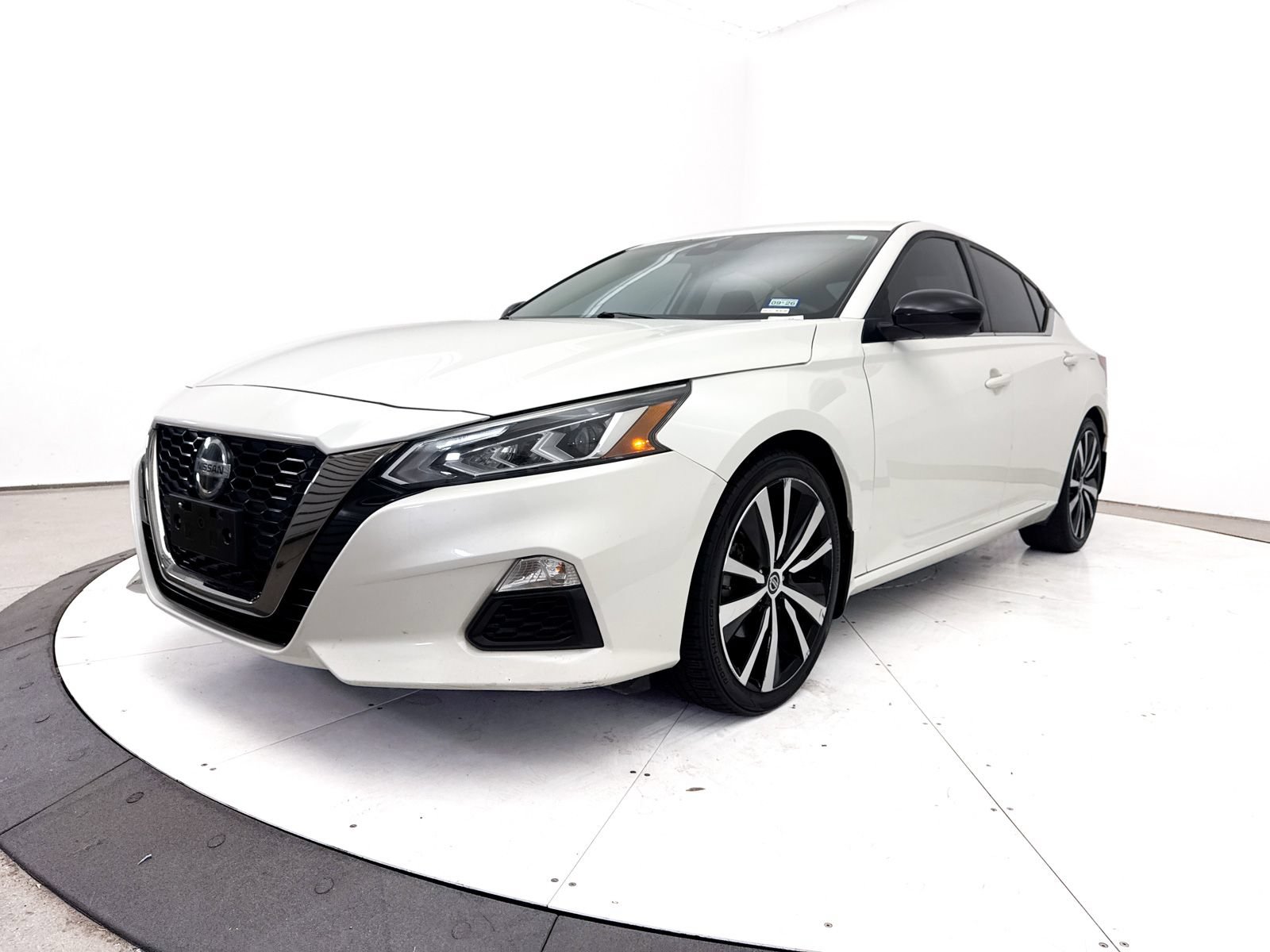 Used 2020 Nissan Altima 2.5 SR FWD image 11