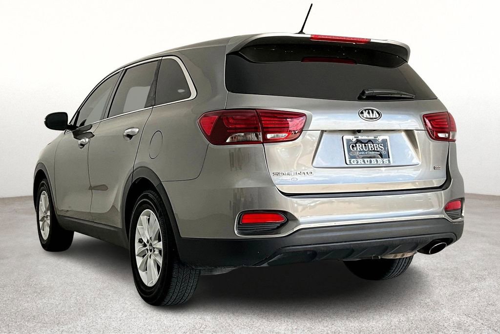 Used 2019 Kia Sorento LX image 2