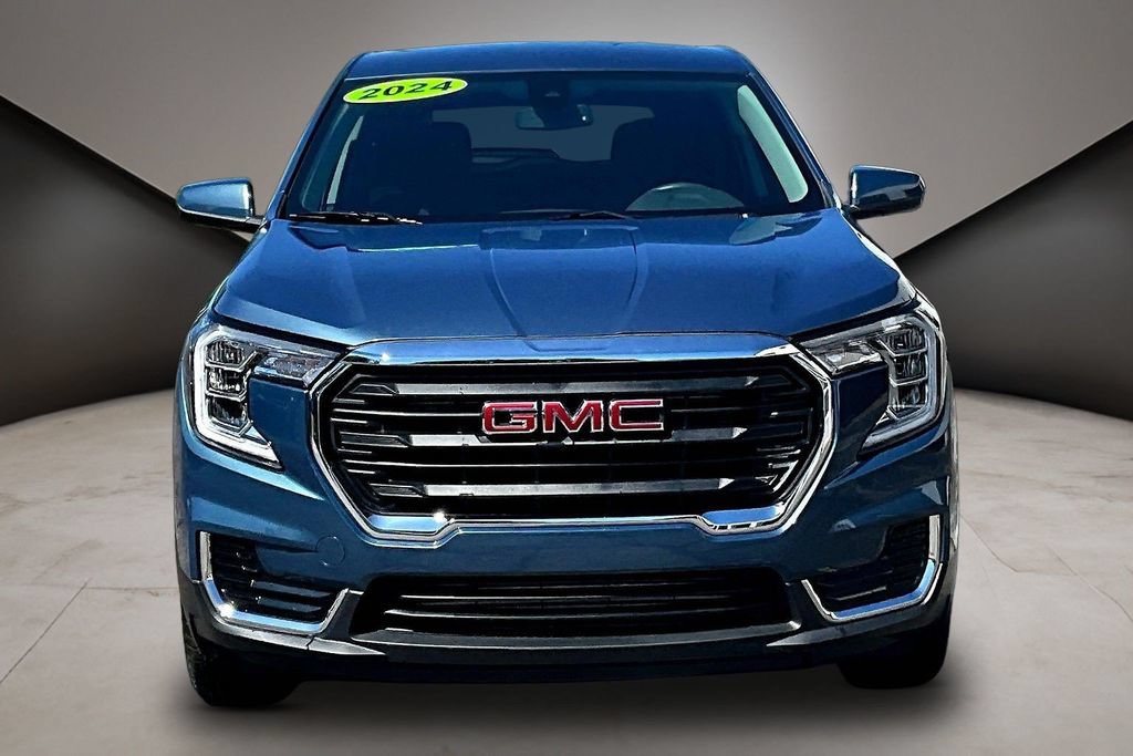 Used 2024 GMC Terrain SLE AWD/4WD image 2
