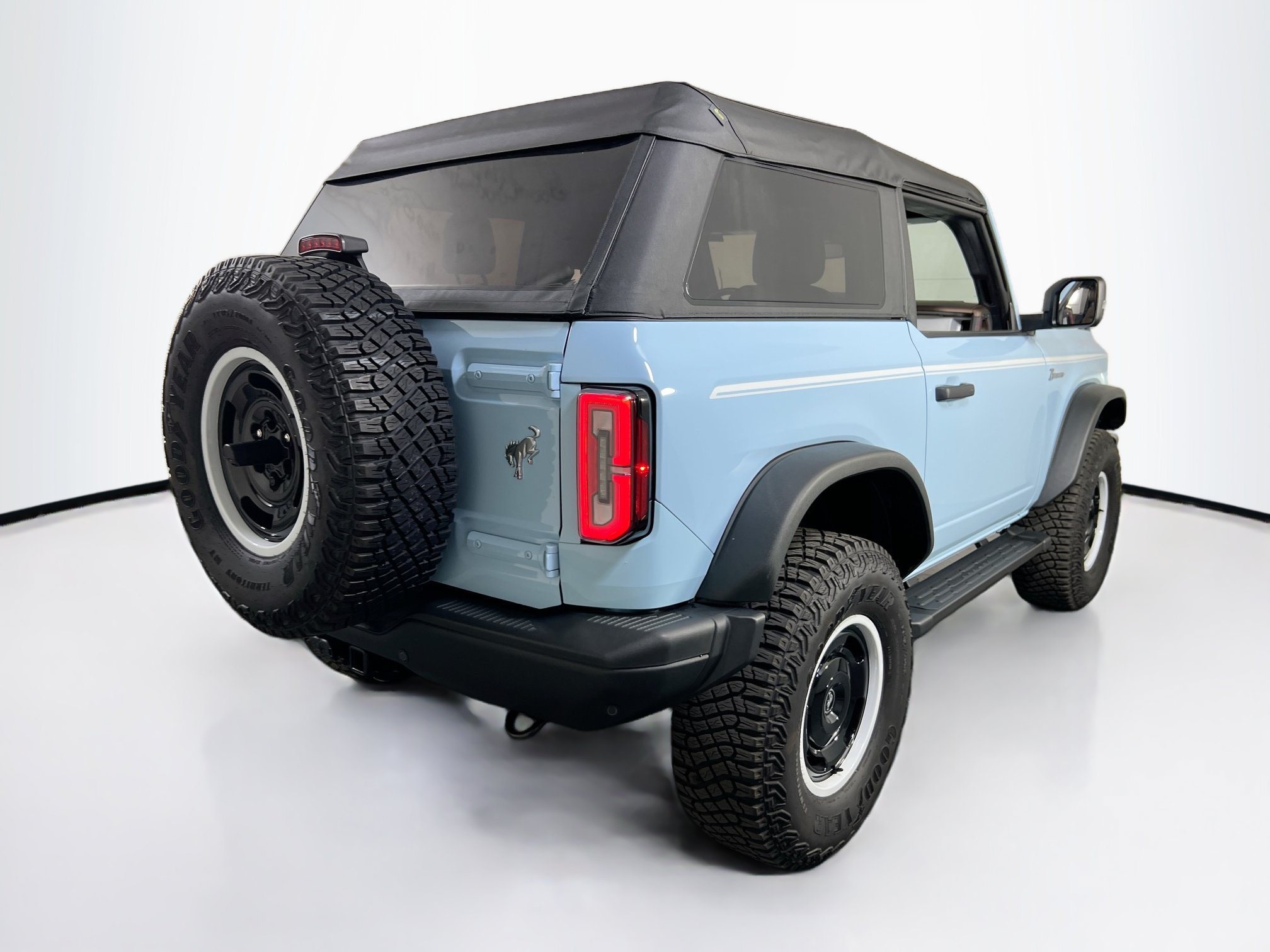 Used 2024 Ford Bronco Heritage Edition AWD/4WD image 5