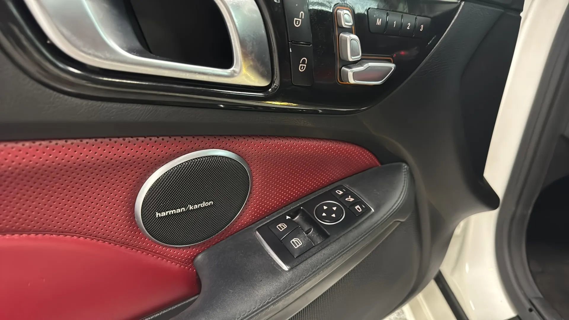 Used 2020 Mercedes-Benz SLC 300 image 25