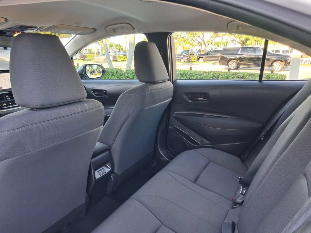 Used 2025 Toyota Corolla LE FWD image 13
