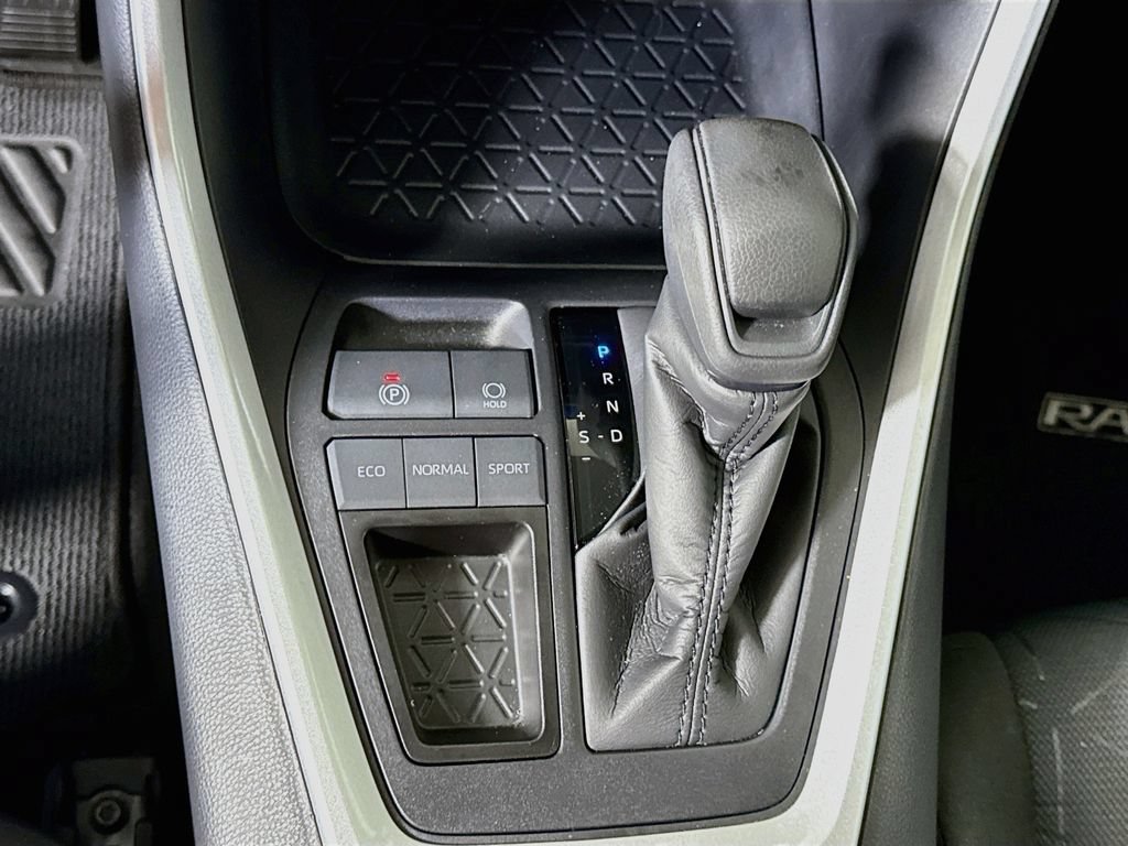 Certified 2025 Toyota RAV4 XLE w/ Convenience Package FWD image 18
