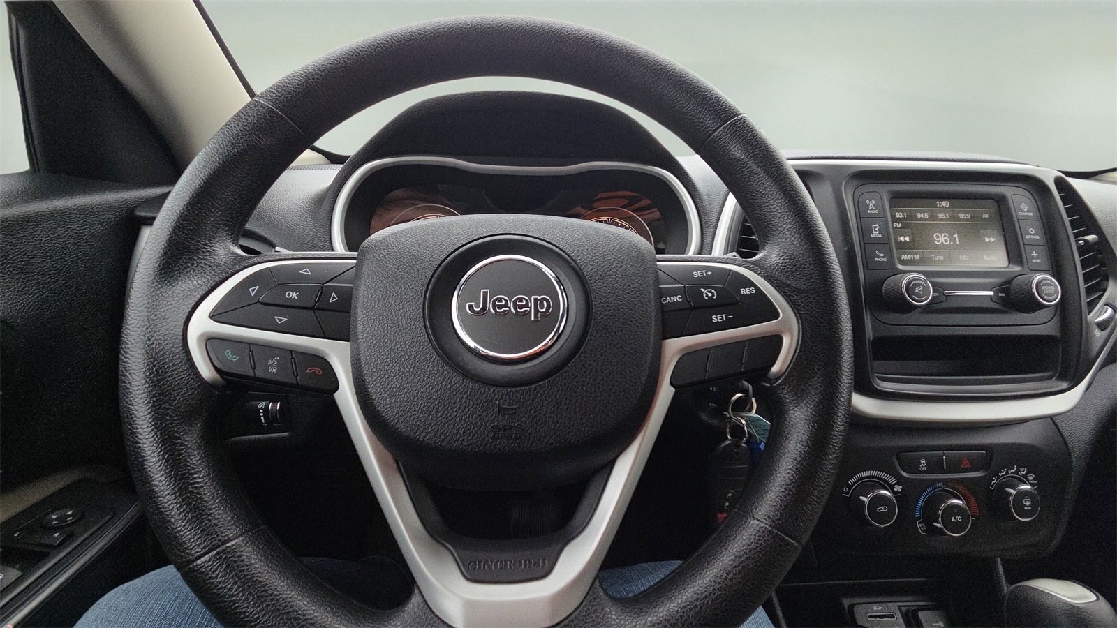 Used 2016 Jeep Cherokee Sport image 11