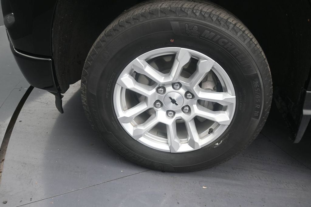 Used 2023 Chevrolet Silverado 1500 RST RWD image 9