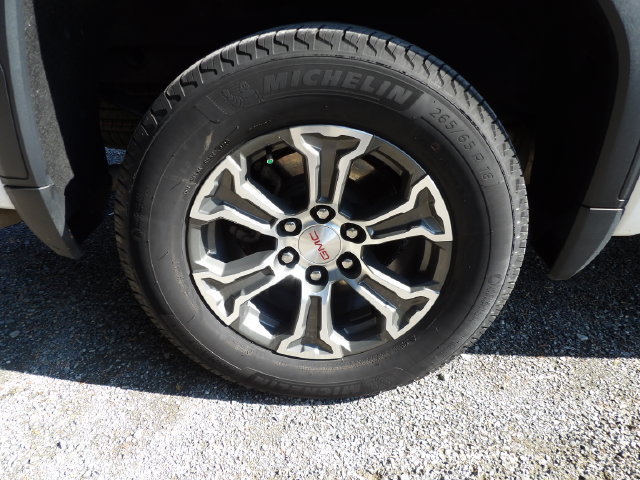 Used 2025 GMC Sierra 1500 SLT AWD/4WD image 9