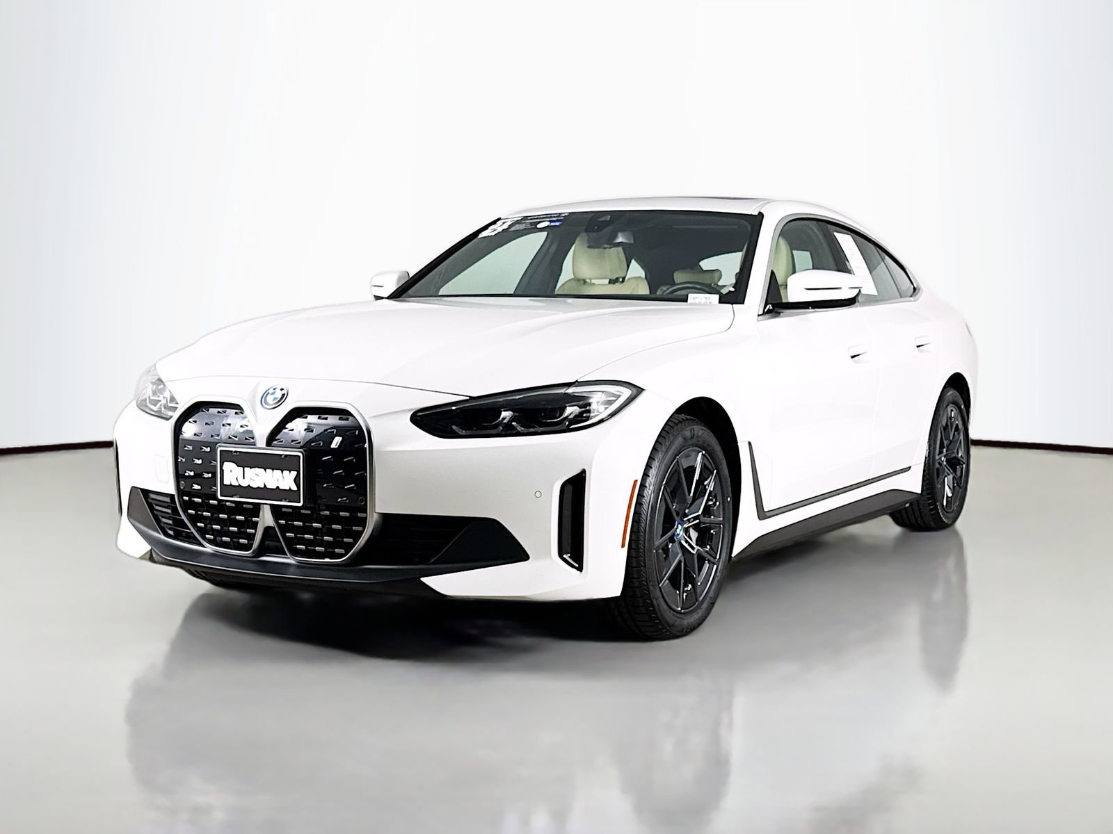 Certified 2024 BMW i4 eDrive35 w/ Convenience Package image 3