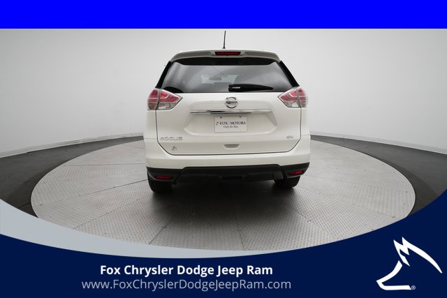 Used 2016 Nissan Rogue SV image 25
