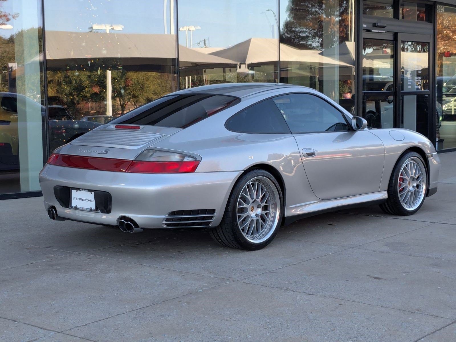 Used 2004 Porsche 911 Carrera 4S image 9