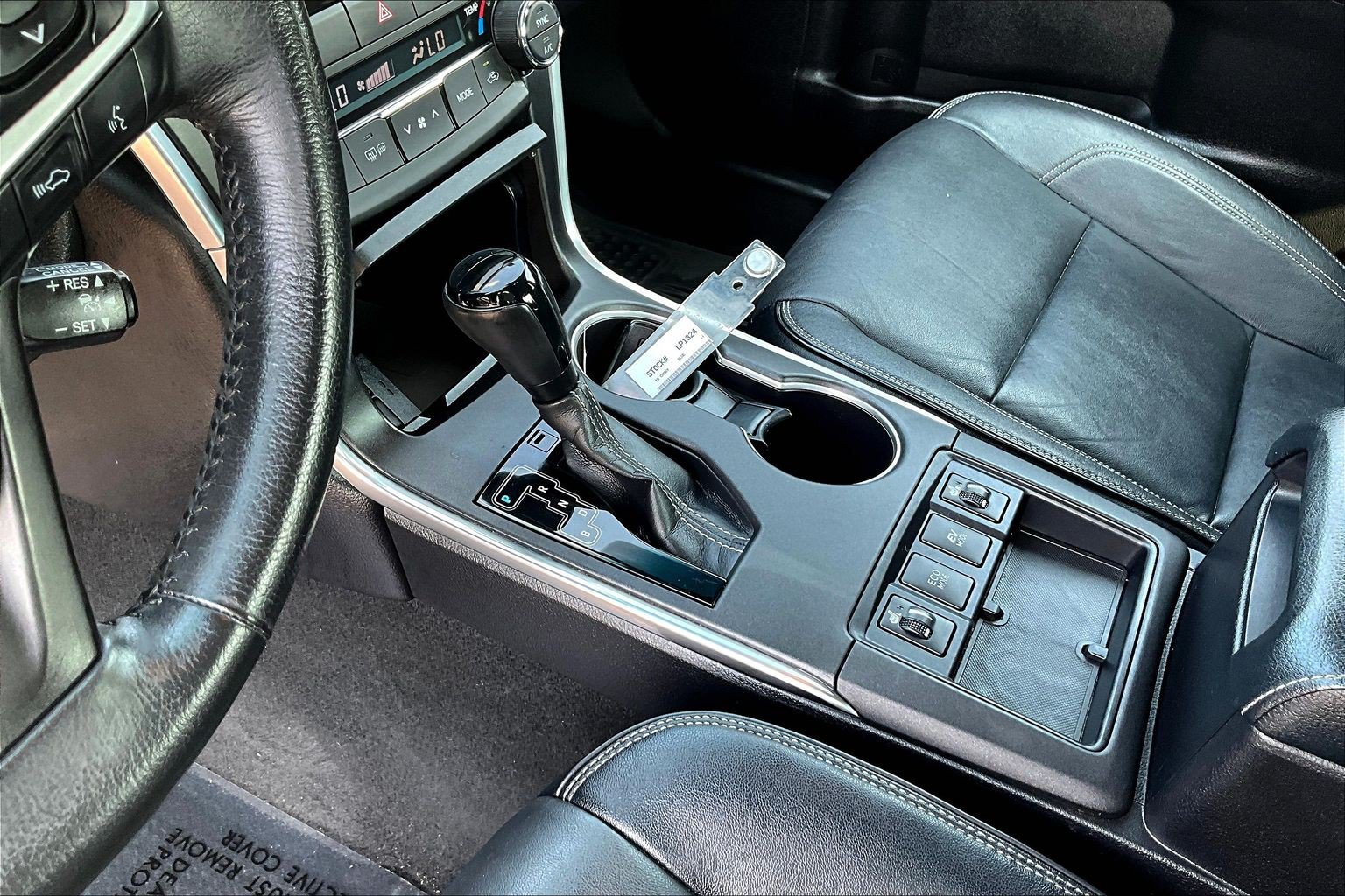 Used 2015 Toyota Camry XLE w/ Moonroof Package FWD image 14