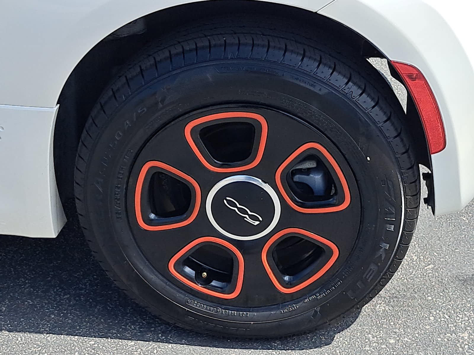 Used 2018 FIAT 500 e w/ Esport Package FWD image 34