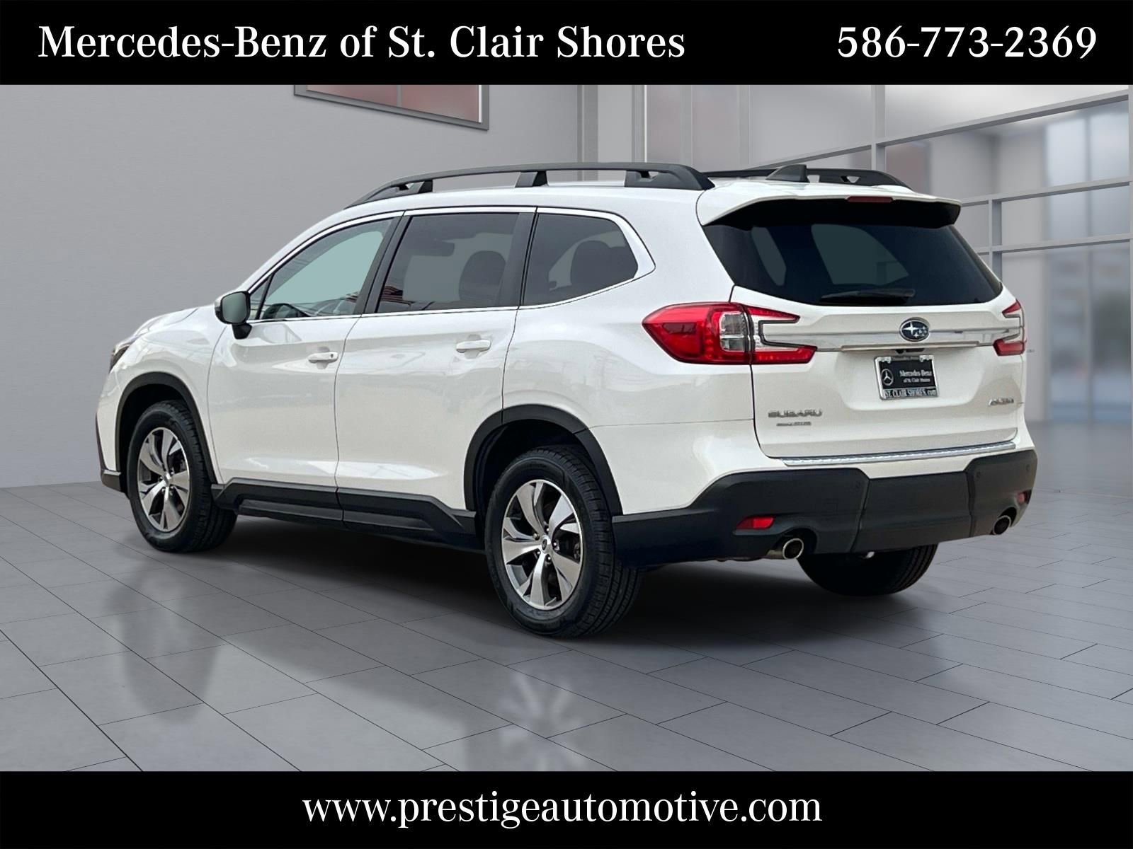 Used 2023 Subaru Ascent Premium w/ Convenience Package AWD/4WD image 3
