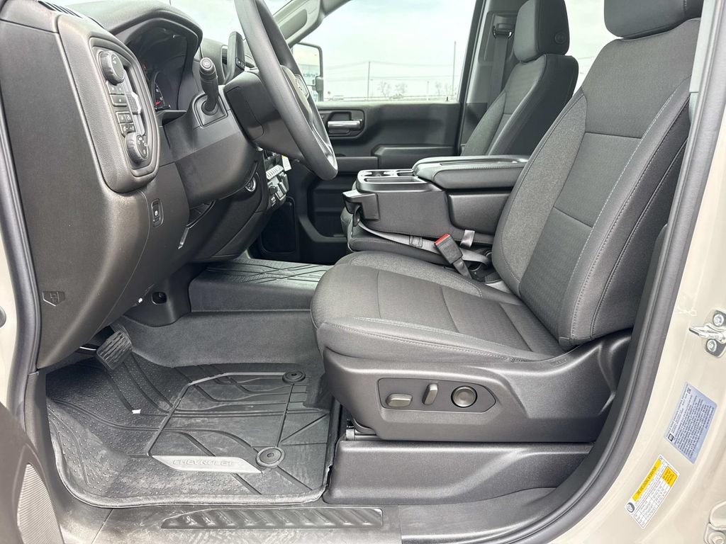 New 2026 Chevrolet Silverado 2500 Custom w/ Custom Value Package AWD/4WD image 9