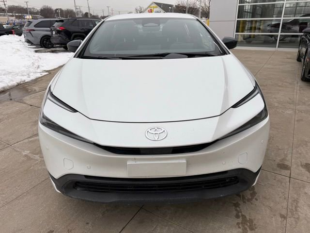Used 2024 Toyota Prius LE image 2