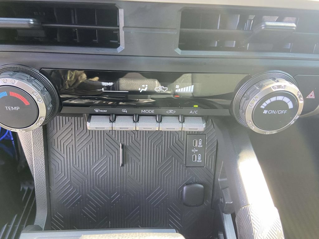 Used 2024 Toyota Tacoma SR5 AWD/4WD image 21