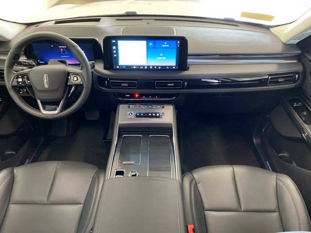New 2025 Lincoln Aviator AWD w/ Jet Appearance Package image 10