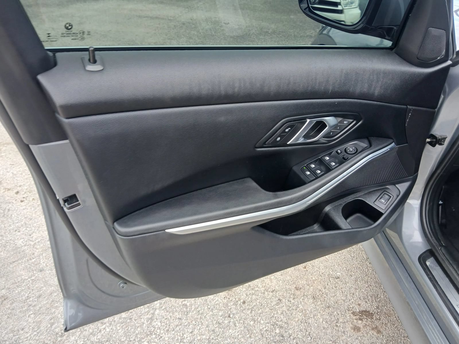 Used 2024 BMW 330i Sedan w/ Convenience Package RWD image 10