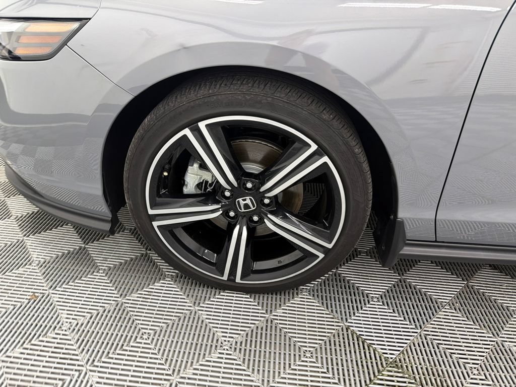 Used 2023 Honda Accord Sport image 12