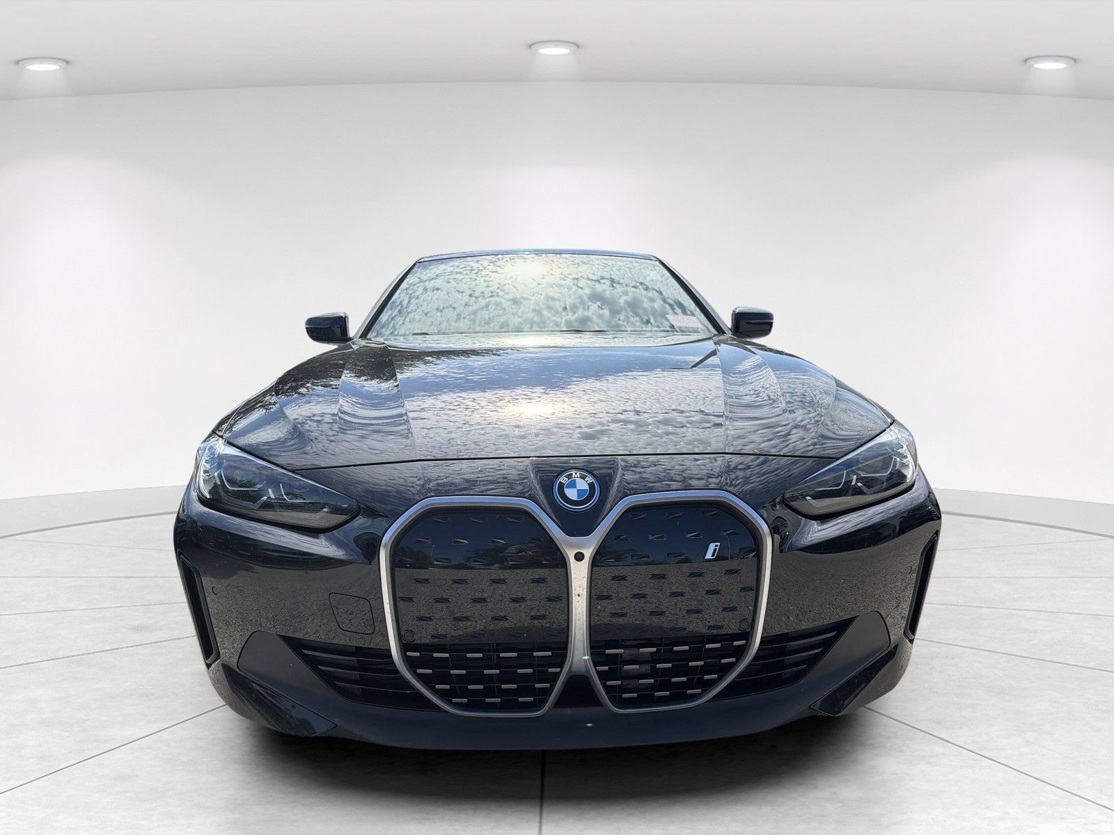 Used 2023 BMW i4 eDrive35 w/ Parking Assistance Package RWD image 2