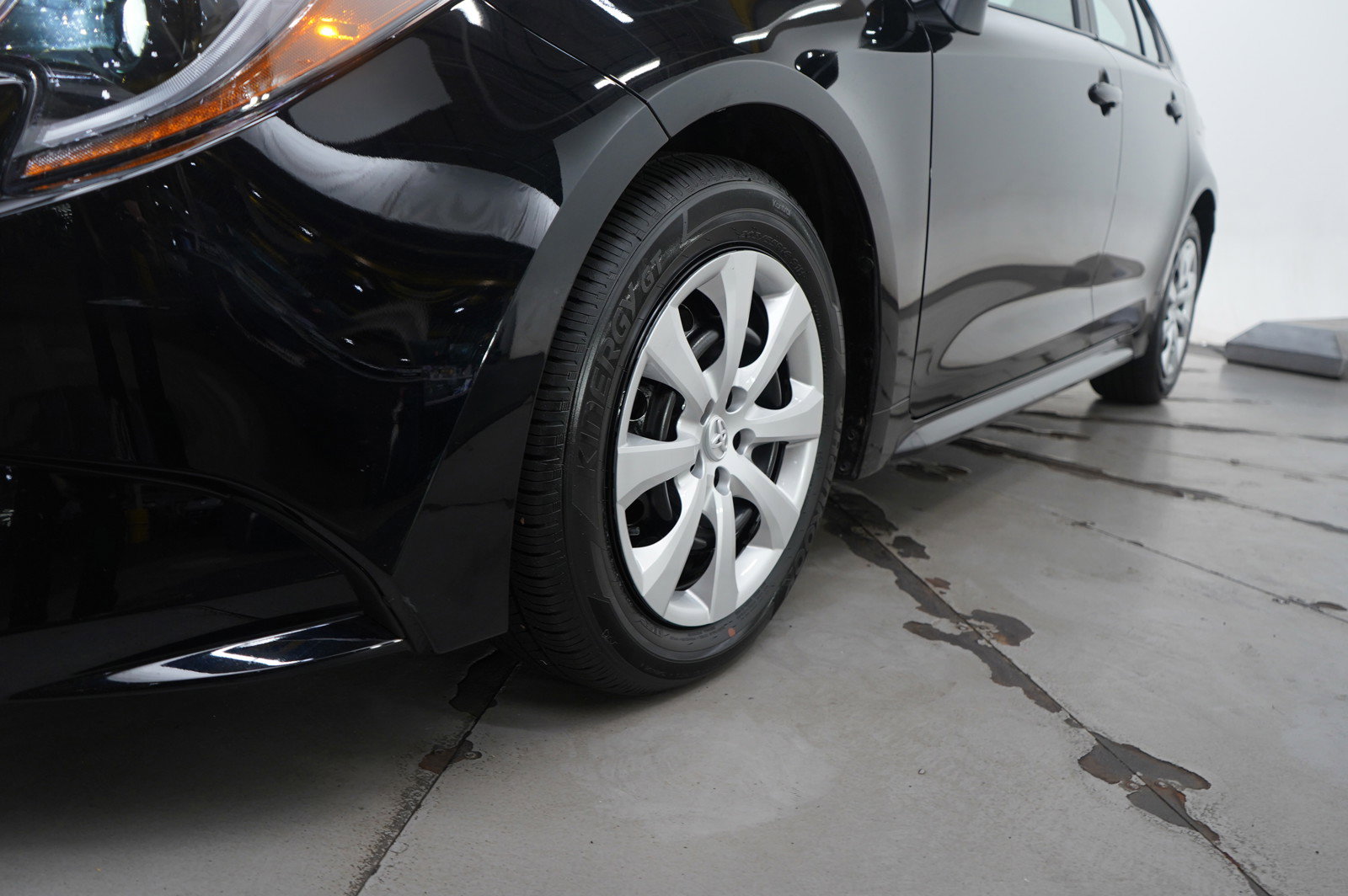 Used 2025 Toyota Corolla LE image 23