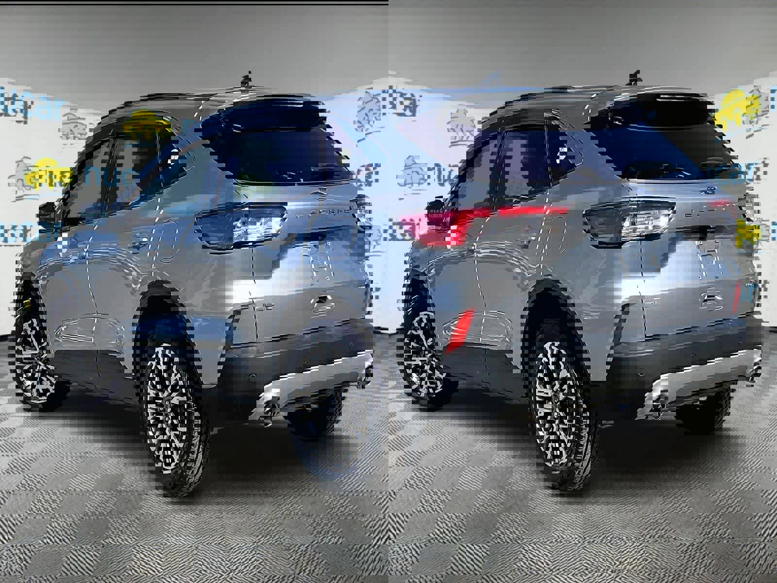 Used 2022 Ford Escape SEL w/ Technology Package image 4