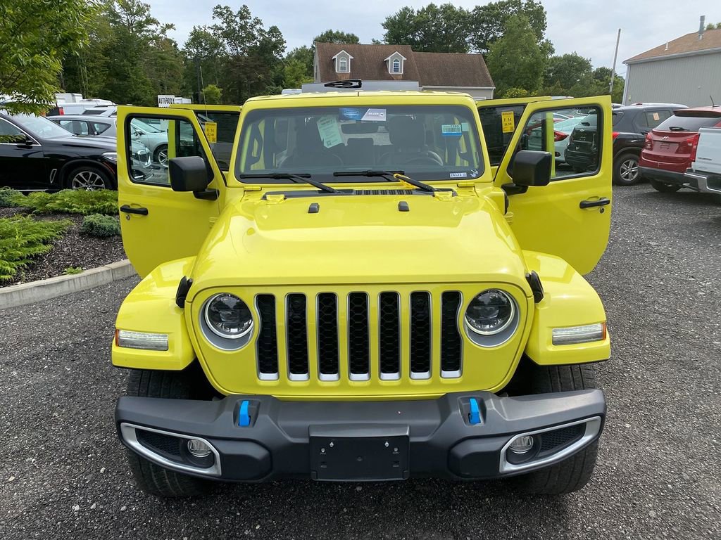 Used 2023 Jeep Wrangler Sahara AWD/4WD image 30