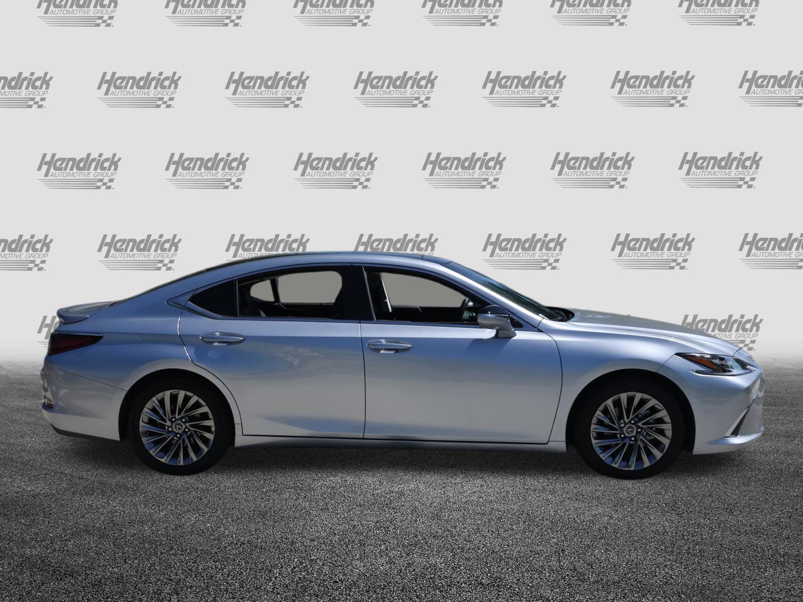 Used 2024 Lexus ES 350 Ultra Luxury w/ Accessory Package (Z2) image 10