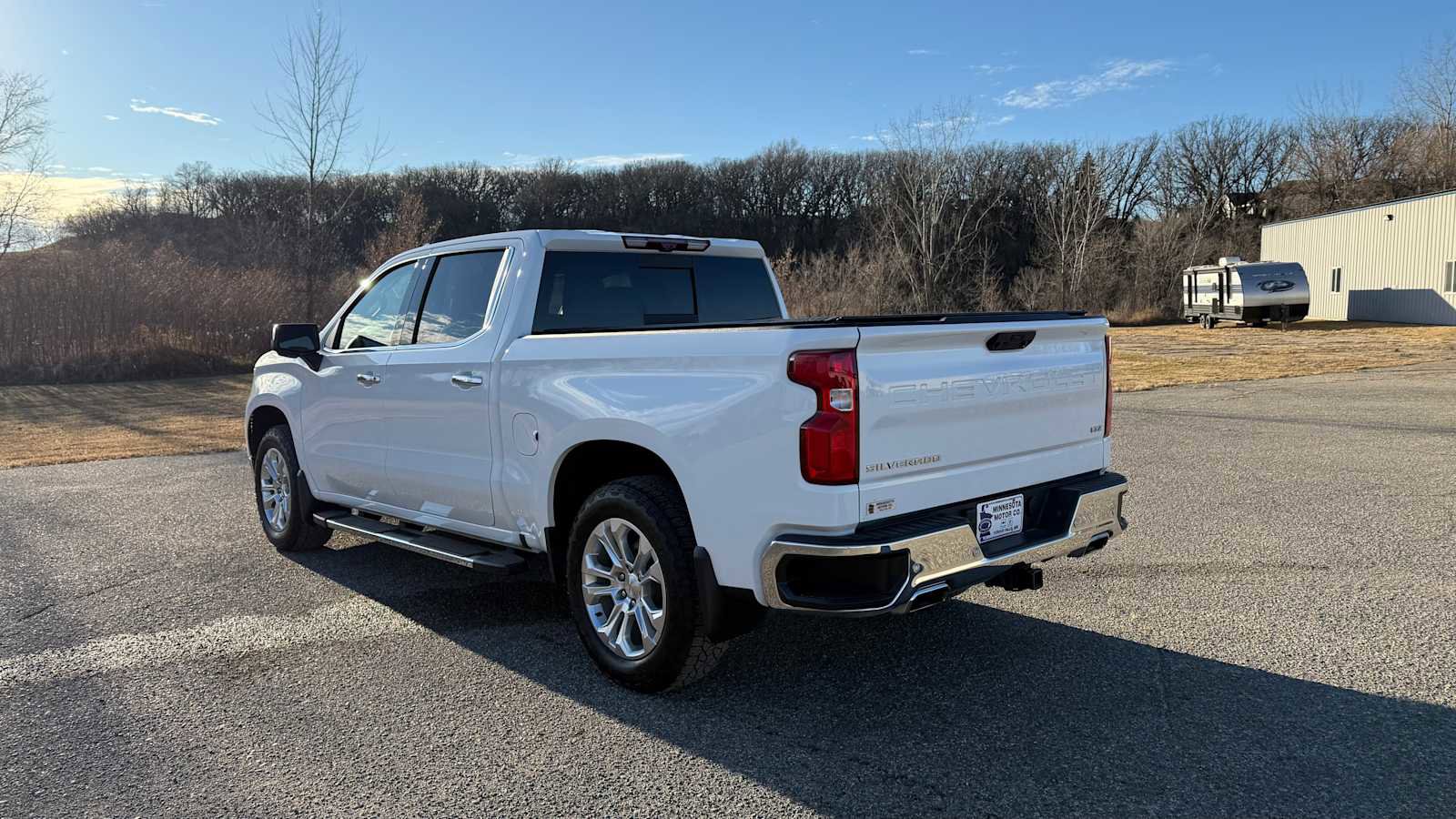 Used 2024 Chevrolet Silverado 1500 LTZ AWD/4WD image 5