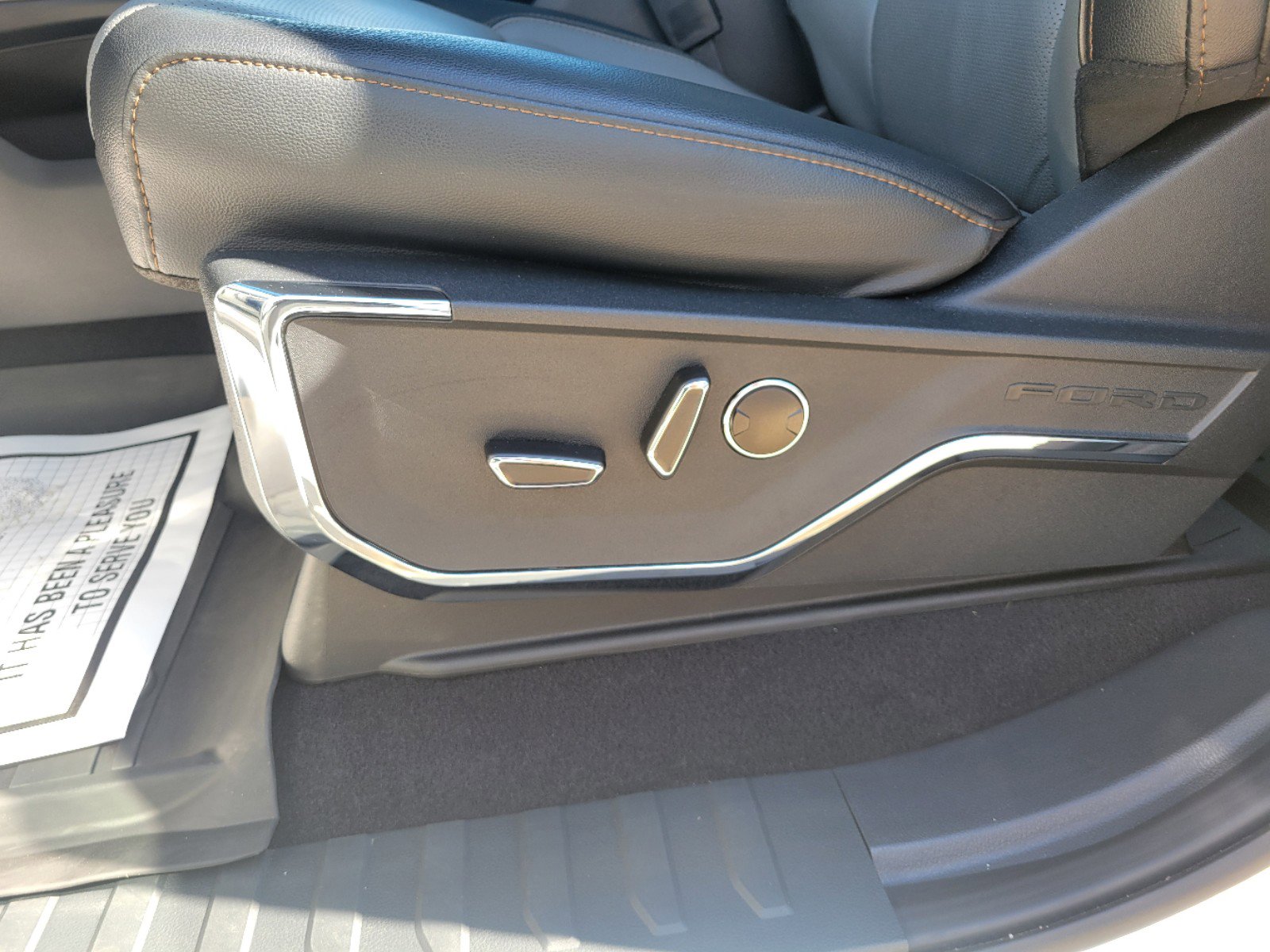 New 2023 Ford F150 Lightning Lariat w/ Equipment Group 511A High image 20