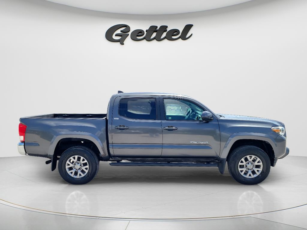Used 2017 Toyota Tacoma SR5 w/ Tow Package image 3