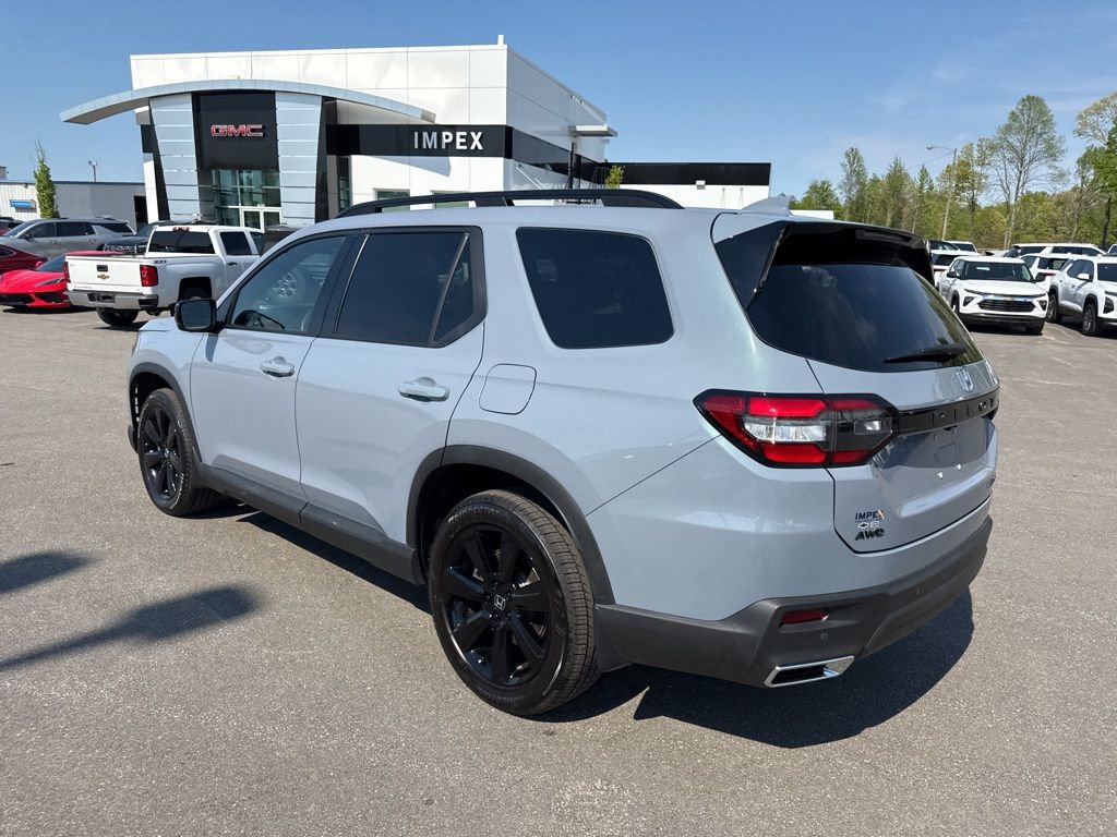 Used 2025 Honda Pilot Black Edition image 3