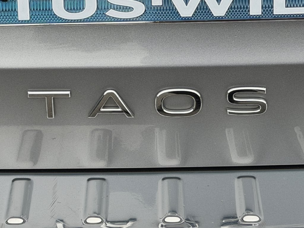 Used 2023 Volkswagen Taos SE w/ Panoramic Sunroof Package AWD/4WD image 35