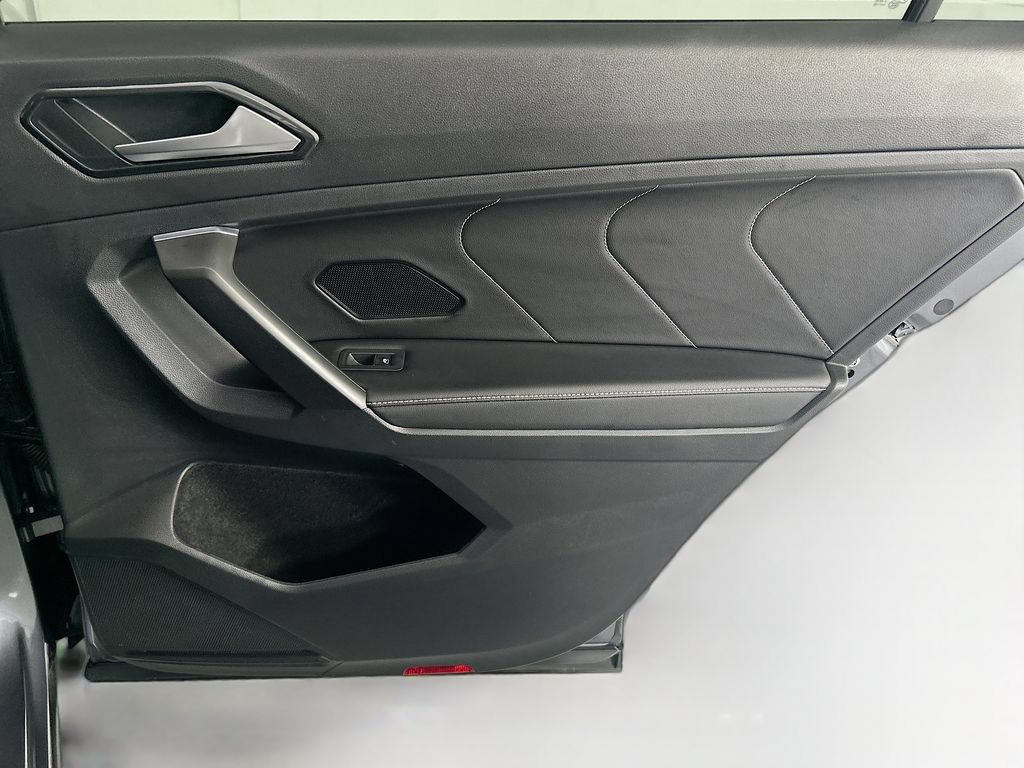Used 2023 Volkswagen Tiguan SE FWD image 25
