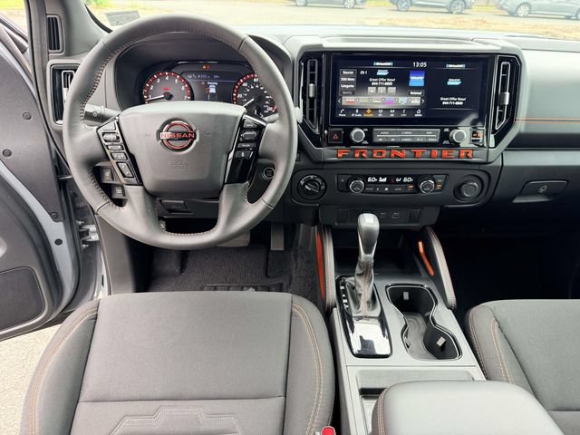 Used 2025 Nissan Frontier PRO-4X AWD/4WD image 17