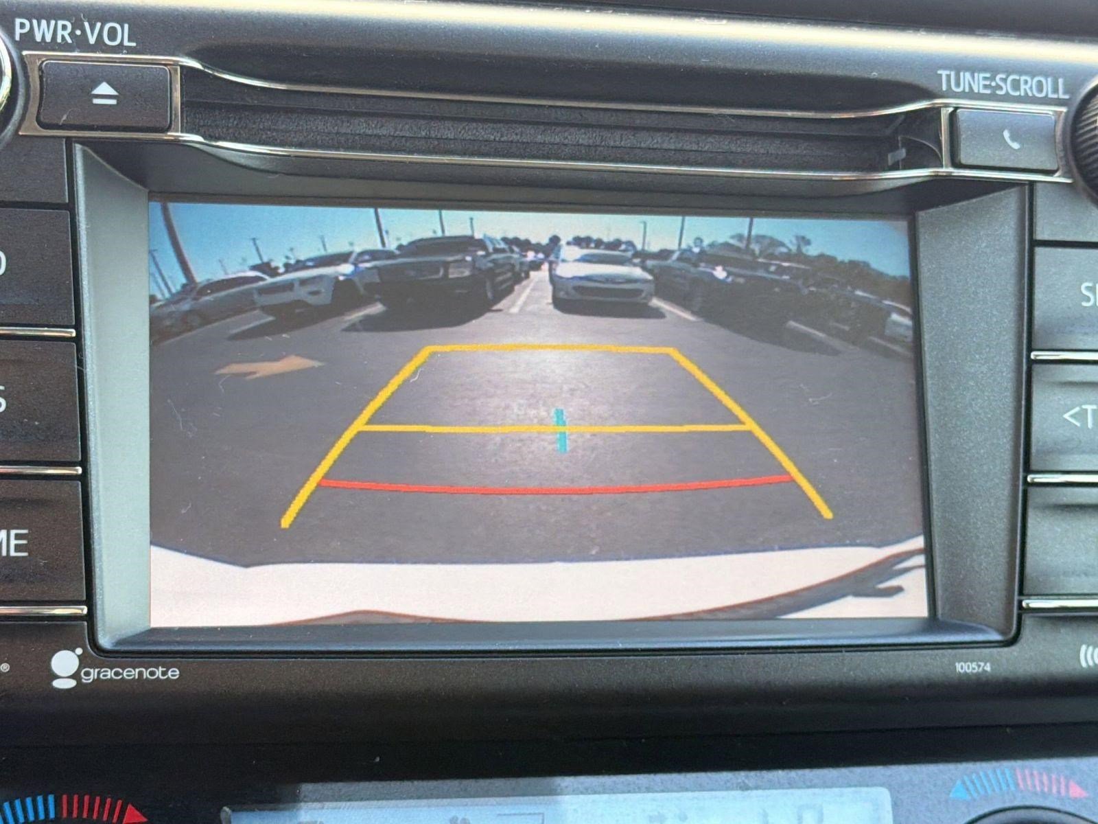 Used 2018 Toyota RAV4 XLE AWD/4WD image 27