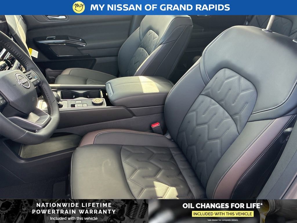 New 2026 Nissan Pathfinder Platinum image 14